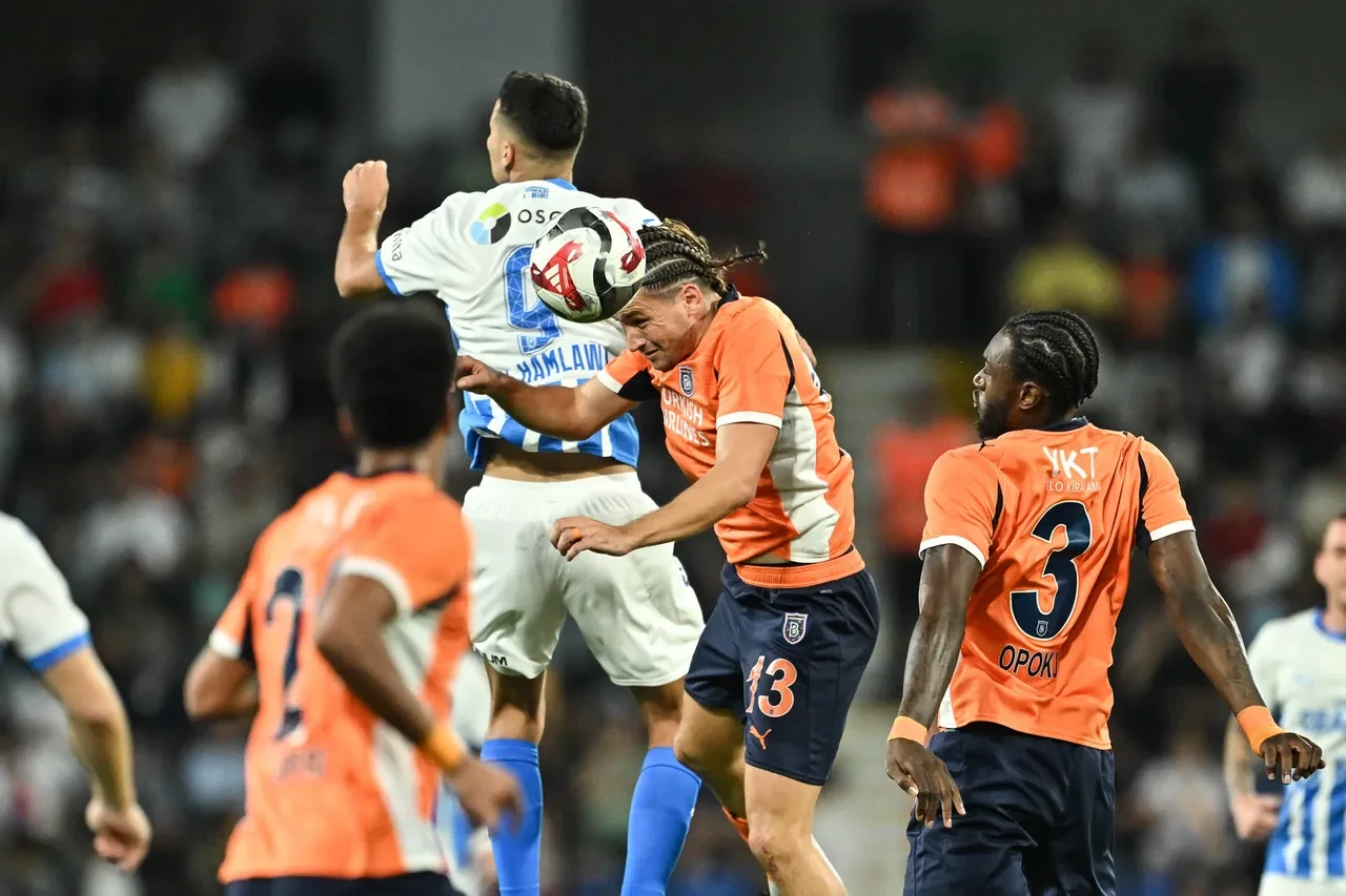 Başakşehir işi Romanya'ya bıraktı: Universitatea Craiova'ya mağlup oldu