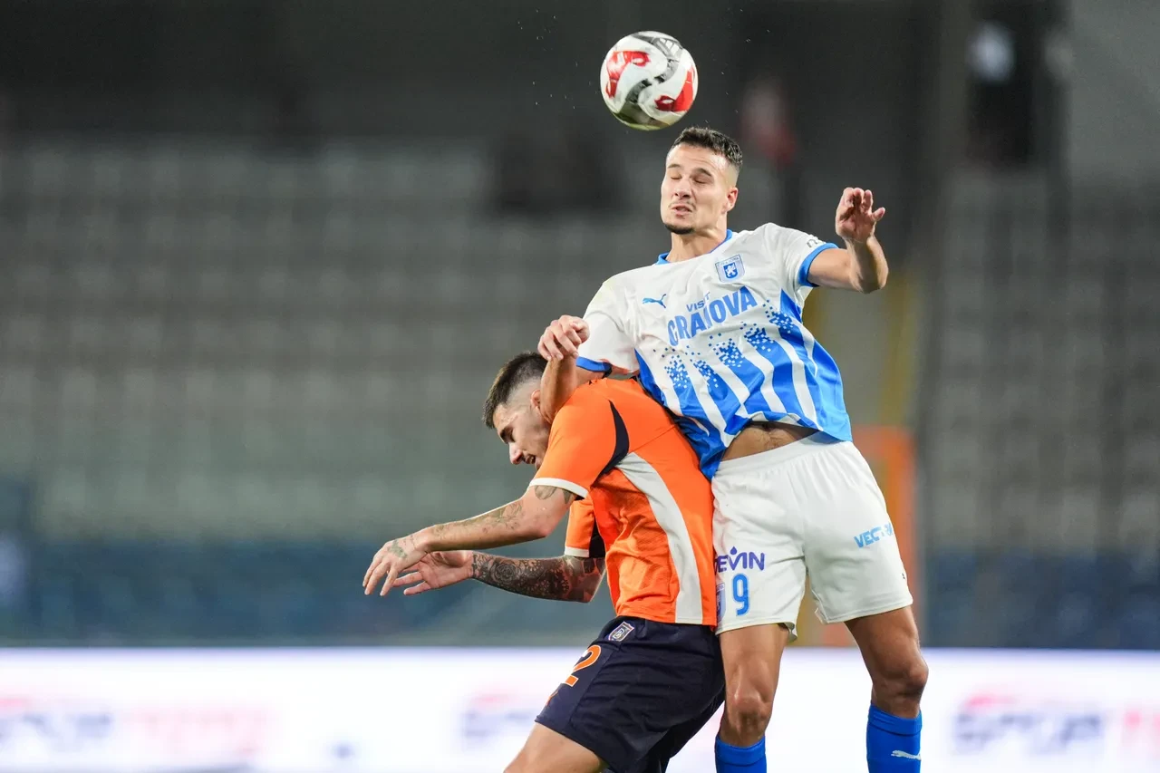 Başakşehir işi Romanya'ya bıraktı: Universitatea Craiova'ya mağlup oldu