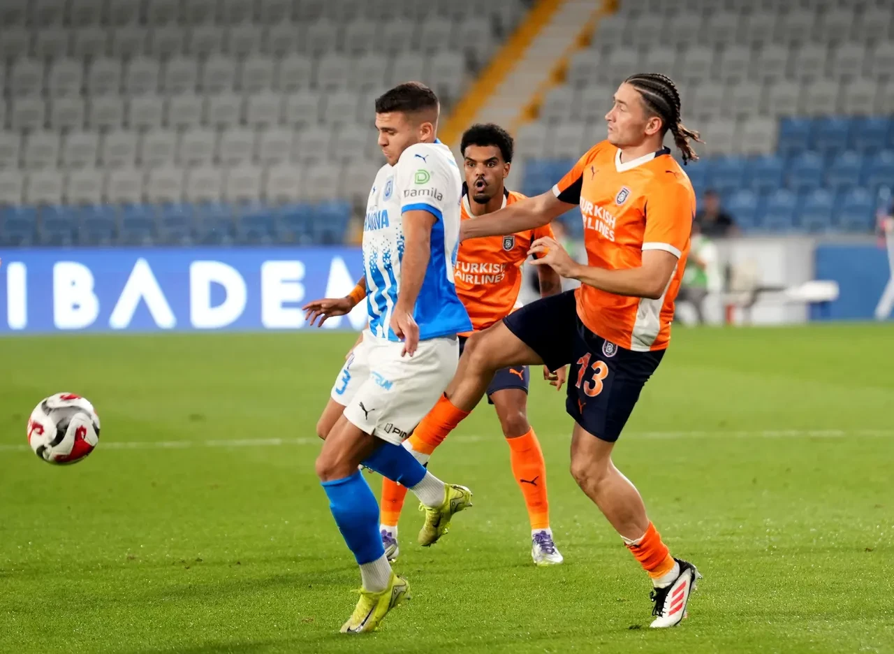 Başakşehir Universitatea Craiova maç sonucu kaç kaç? Turu zora soktu