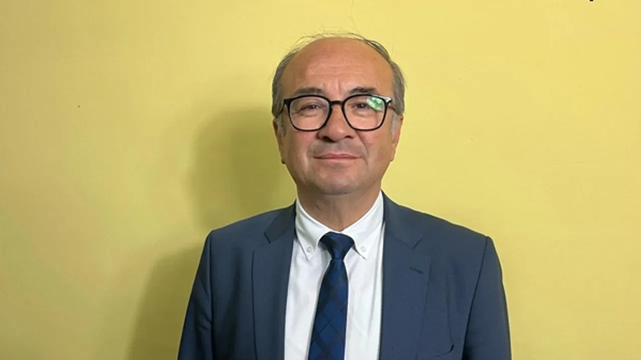 Belediyelerde skandal bitmiyor! Hibe edilen parke taşlarını parayla sattı