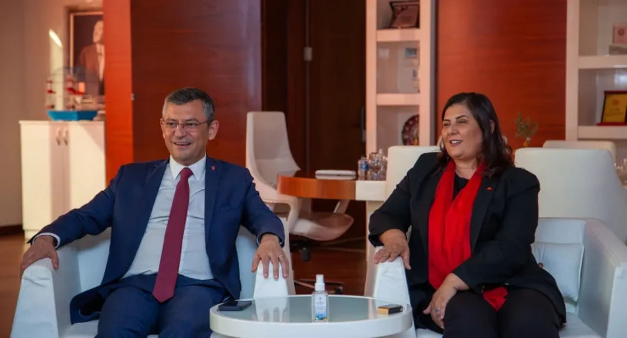 CHP’de bomba iddia! Özel ve İmamoğlu ihraç mı edilecek? Eski CHP’li isim açıkladı