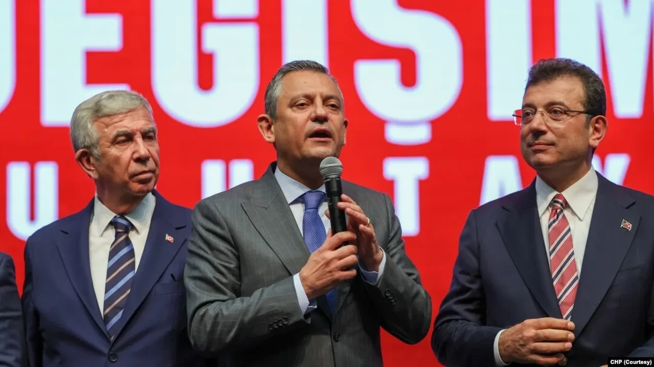 CHP’de bomba iddia! Özel ve İmamoğlu ihraç mı edilecek? Eski CHP’li isim açıkladı