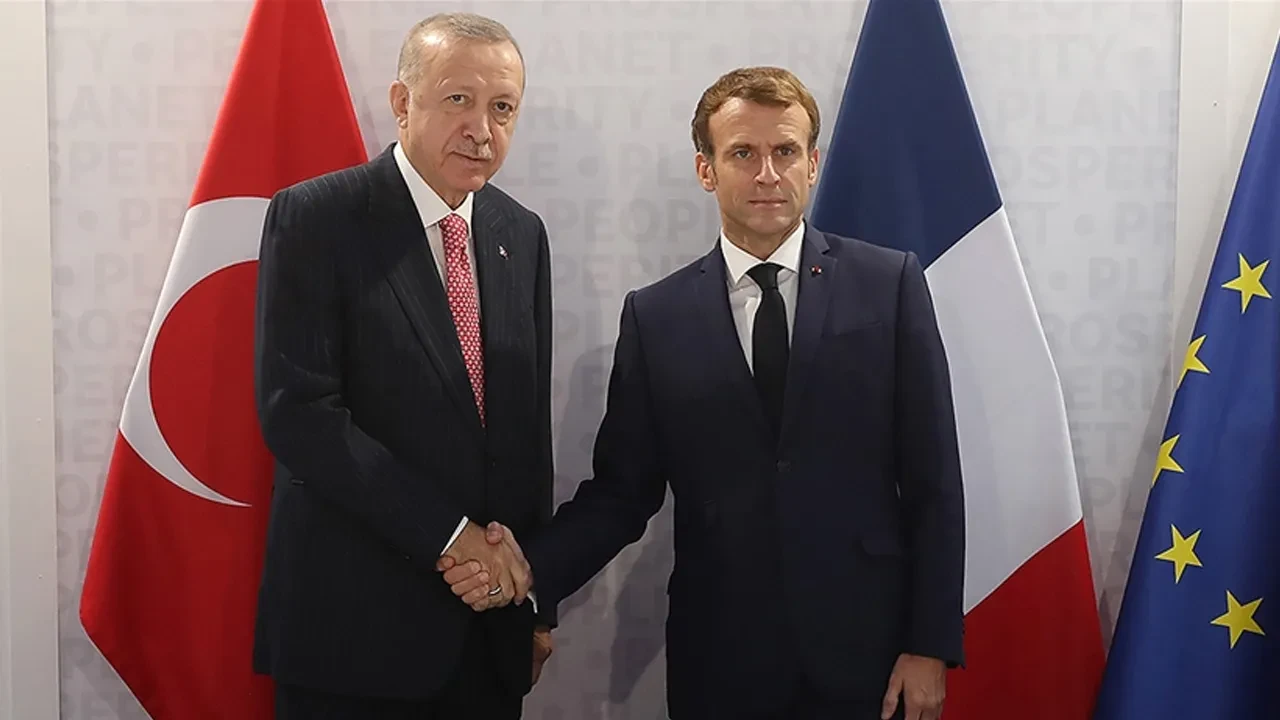 Cumhurbaşkanı Erdoğan, Emanuel Macron ile görüştü