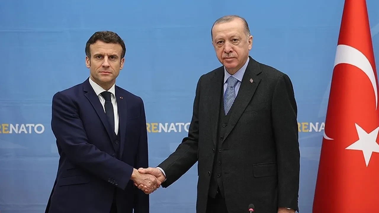 Cumhurbaşkanı Erdoğan, Emanuel Macron ile görüştü