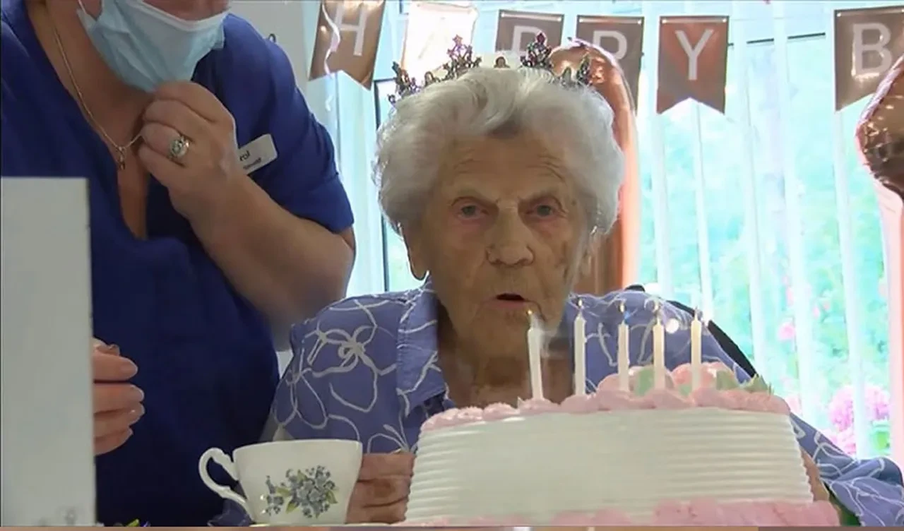 Dünyanın en yaşlı insanı unvanına sahip oldu! Ethel Caterham 116 yaşına bastı