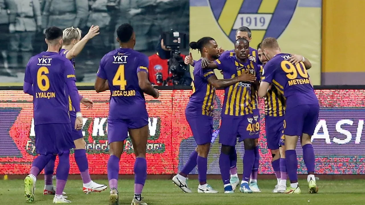 Eyüpspor açıkladı! Galatasaray, Fenerbahçe, Beşiktaş ve Trabzonspor...