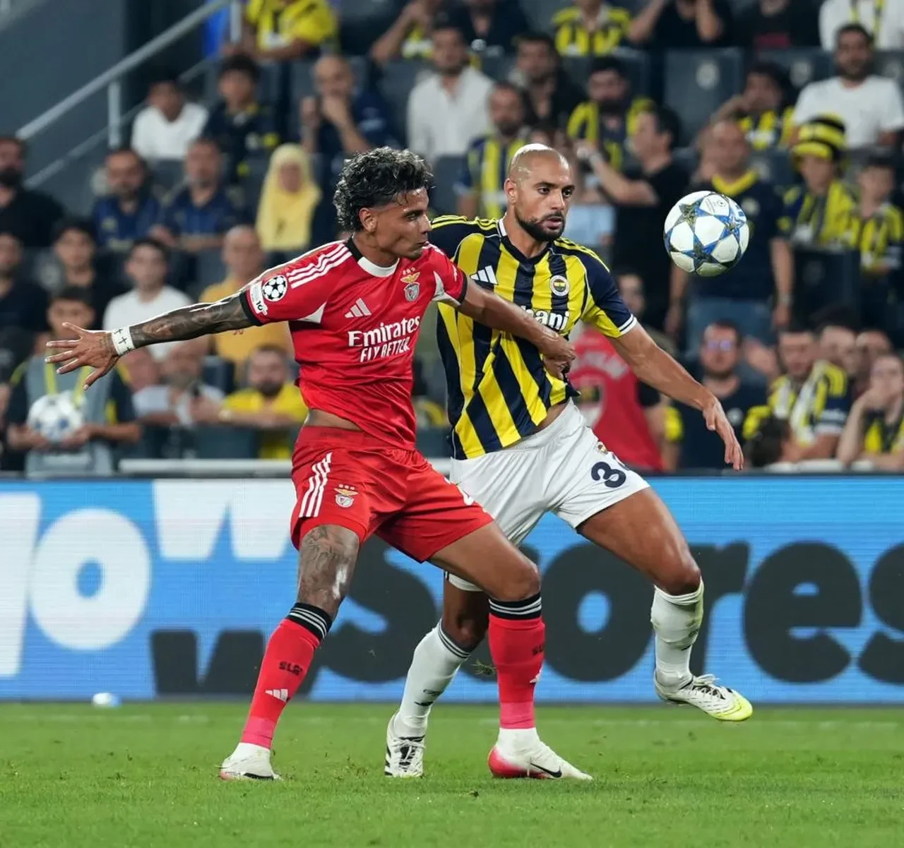 Fenerbahçe Şampiyonlar Ligi play-off ilk maçında Benfica ile golsüz berabere kaldı