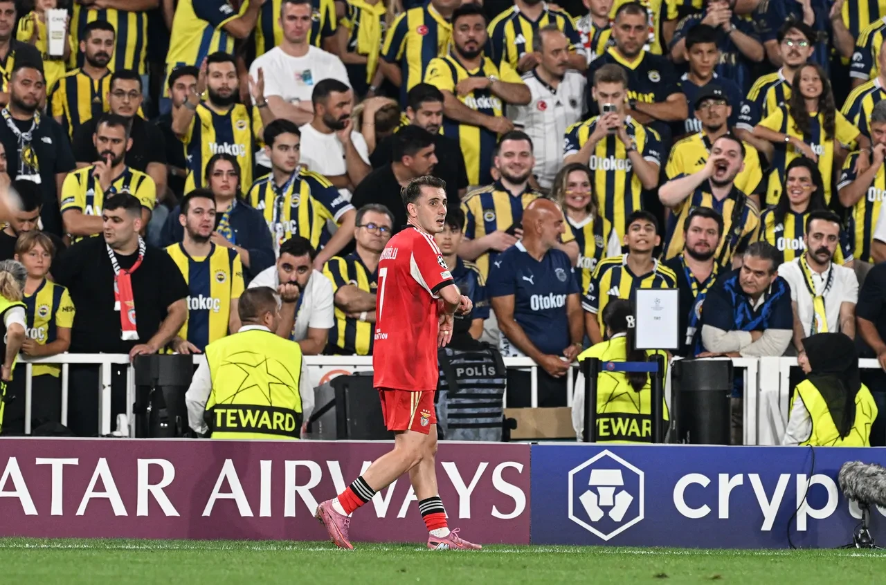 Fenerbahçe Şampiyonlar Ligi play-off ilk maçında Benfica ile golsüz berabere kaldı