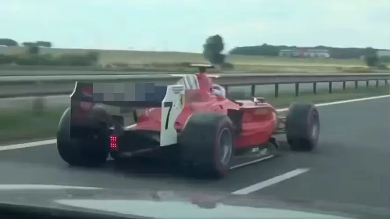 Formula aracıyla şehri birbirine kattı! Polis her yerde sürücüyü arıyor
