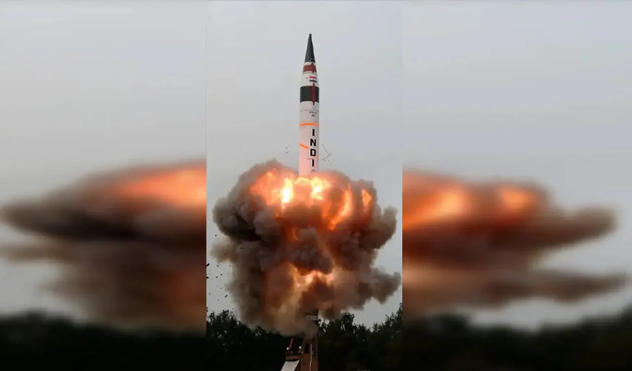Hindistan, "Agni-5" balistik füzesini başarıyla test etti! Çin'e kadar ulaşabilecek