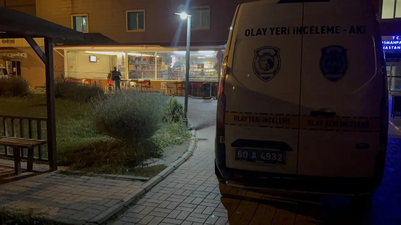 Hastane kantininde silahlı erkek şiddeti! Eşini ve arkadaşını yaraladı