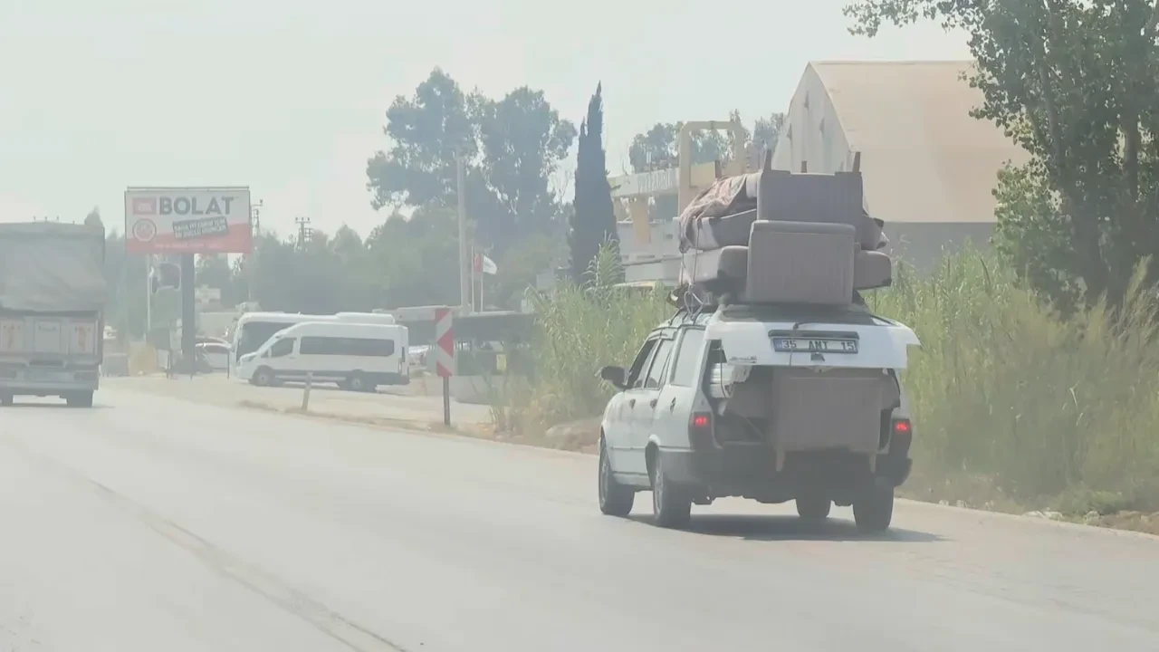 İnsanların canını hiçe saydı! Trafikte tehlikeli yolculuk kamerada
