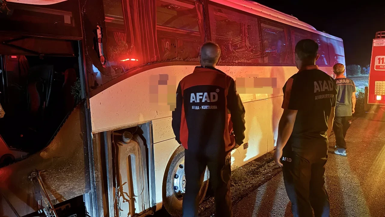 Kayseri'de yolcu otobüsü kaza yaptı: Ölü ve yaralılar var!