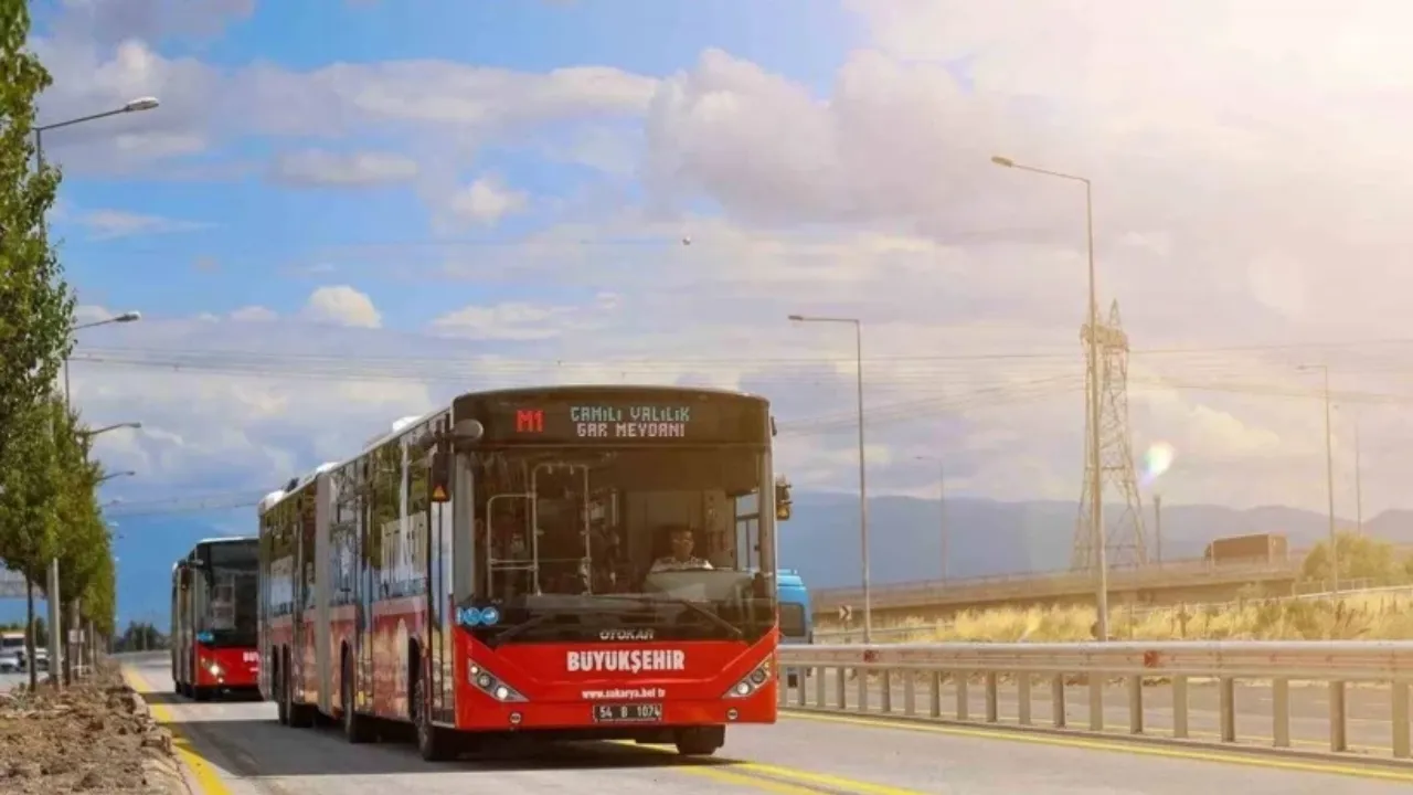 Sakarya'ya metrobüs geliyor! 1 saatlik yolculuk 30 dakikaya düşecek 
