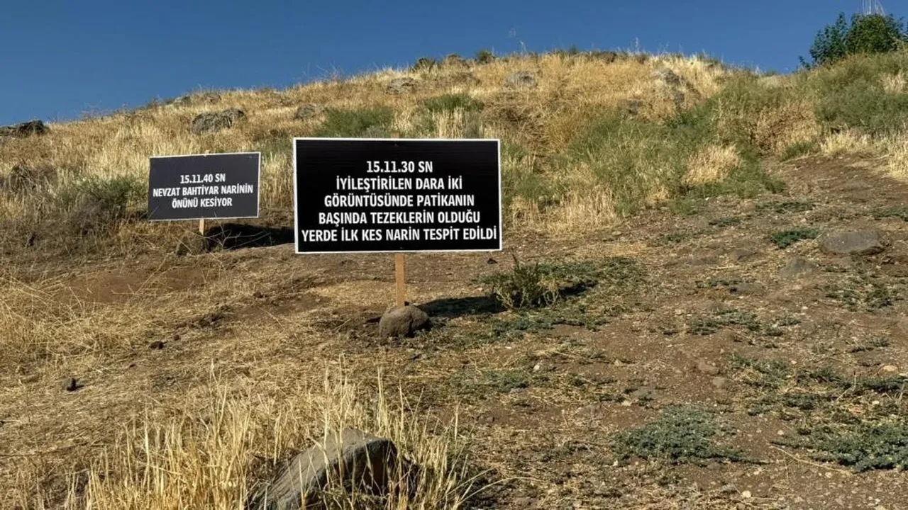 Türkiye'yi sarsan Narin Güran cinayetinde 1 yıl geride kaldı! Narin'in köyünde dikkat çeken yazılar