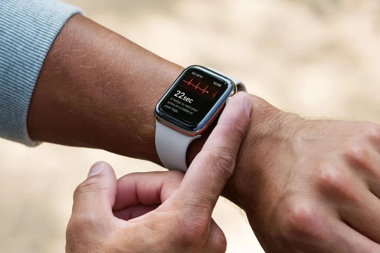 Akıllı saatinden gelen bir uyarı, hayatını kurtardı: Gizli hastalığını şans eseri keşfetti