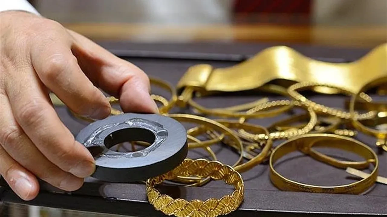 Altın almak isteyenler dikkat! Sektör temsilcileri kırmızı alarm verdi, külçelerde tespit ediliyor