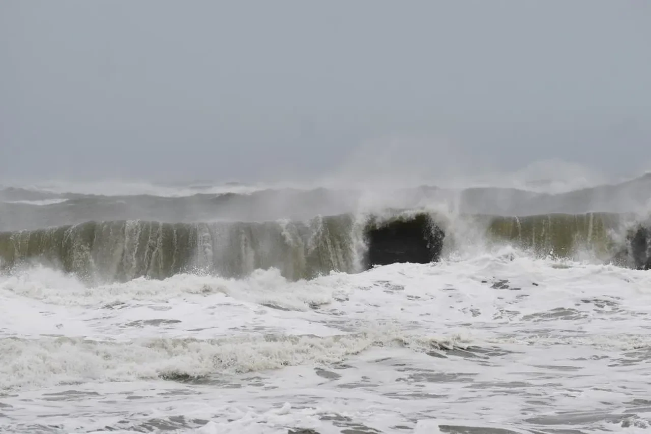 Atlantik kıyısında Erin Kasırgası alarmı: Devasa boyutlarıyla tehdit sürüyor