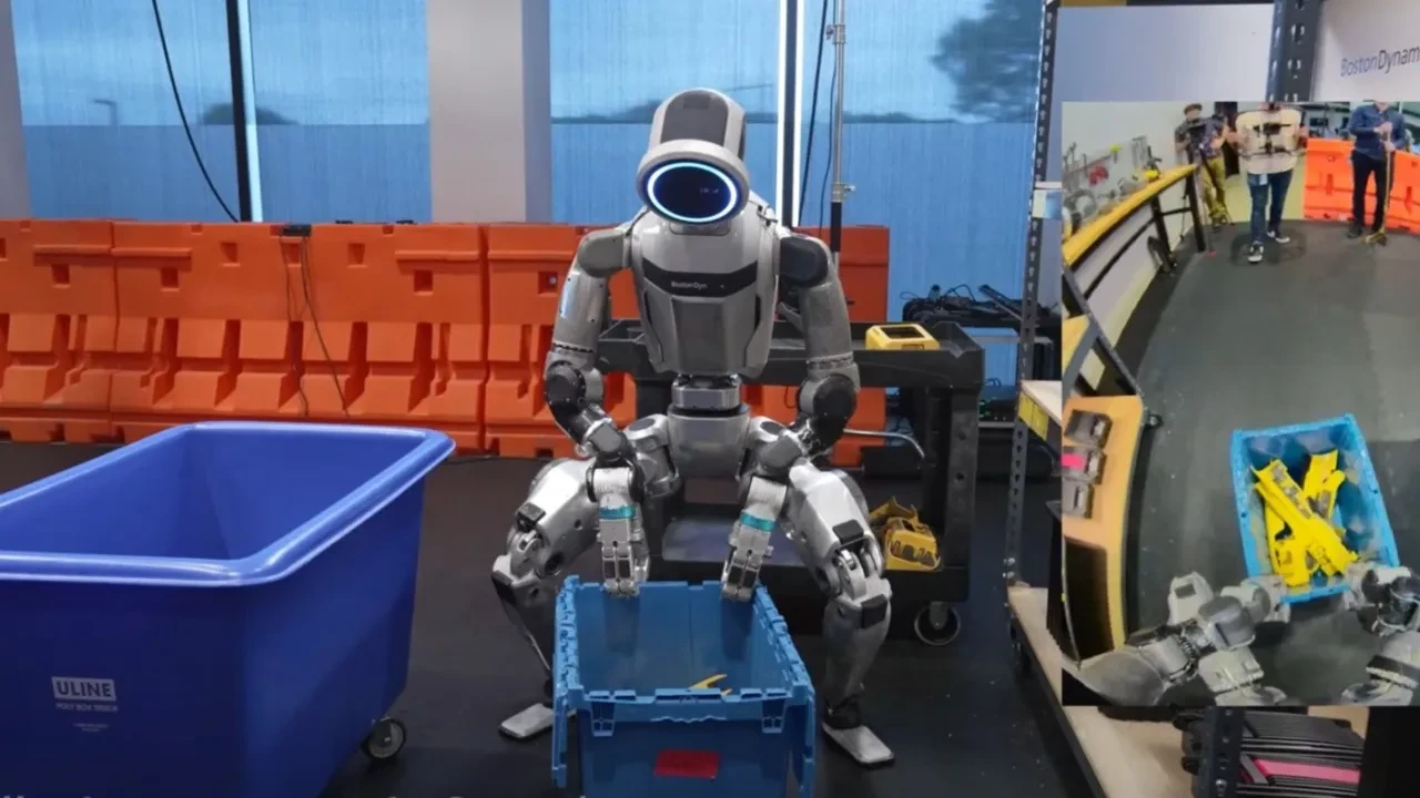 Boston Dynamics, odanızı tıpkı sizin gibi toplayabilen Atlas robotunu görücüye çıkardı