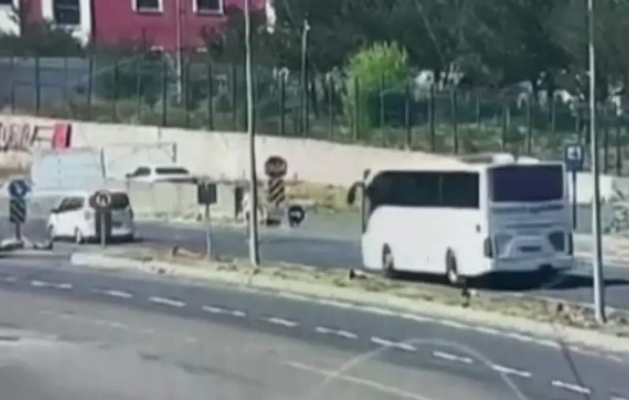 İranlı kuryenin uyuşturucuyu sakladığı yer şoke etti! Türkiye'ye zehir sokarken böyle yakalandılar 