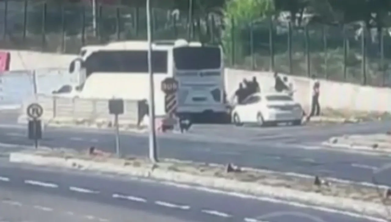 İranlı kuryenin uyuşturucuyu sakladığı yer şoke etti! Türkiye'ye zehir sokarken böyle yakalandılar 