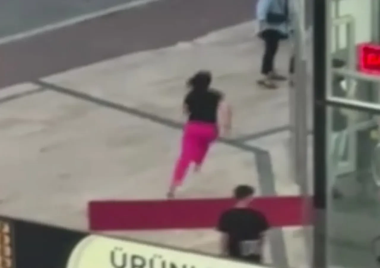 Kadın kuaföründe dehşet! Çığlıkları sokakta yankılandı: Acımadan defalarca bıçakladı