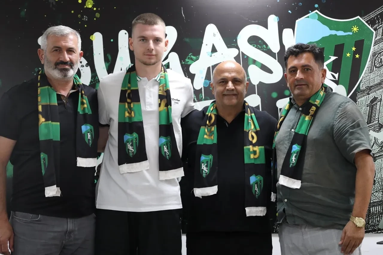 Kocaelispor'dan bir transfer daha! Oleksandr Syrota'yı kadrosuna kattı