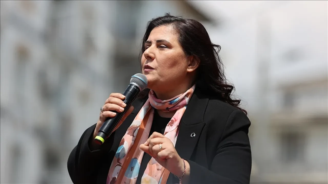 Özgür Özel'den sarsıcı iddia! Özlem Çerçioğlu cevap verdi: Korkuyor musun diye sordu mu?