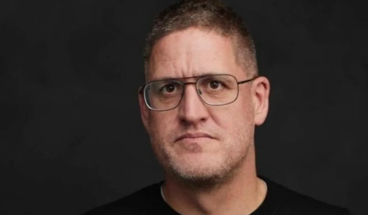 Ünlü iş insanı Yunanistan'da kaza geçirdi! Durumu ağır