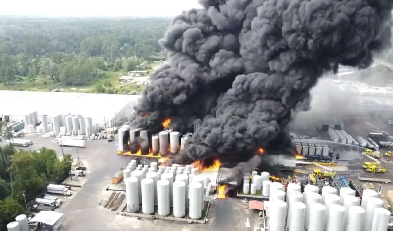 ABD'de fabrika havaya uçtu! Bölge tahliye edildi