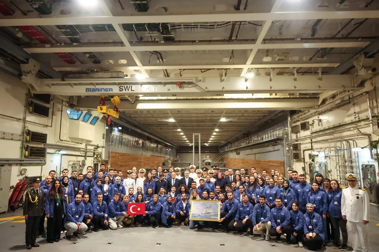  Cumhurbaşkanı Erdoğan paylaştı: Zafer Haftası’nda 350 genç TCG Anadolu’da 