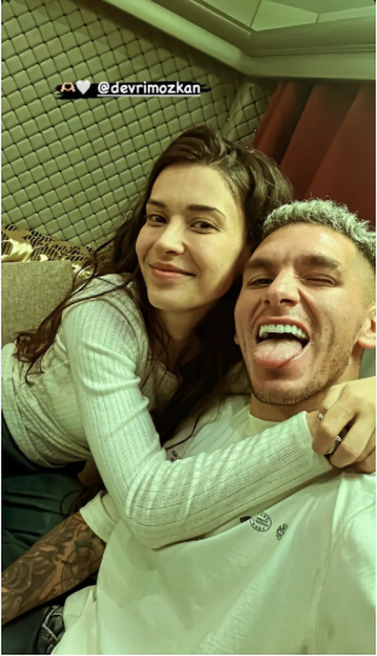 Devrim Özkan çiçeklerle moral buldu! Günler sonra ilk paylaşımını yaptı 