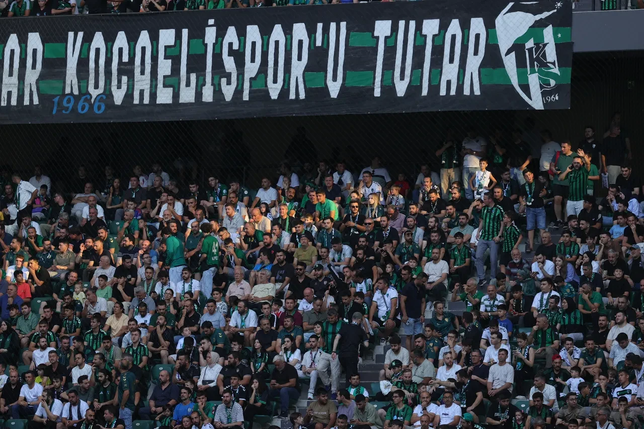 Fenerbahçe evinde Kocaelispor'u 3-1 yendi