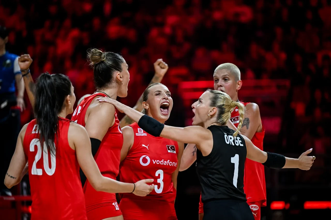 Filenin Sultanları Dünya Şampiyonası’na galibiyetle başladı: Sultanlar set vermedi!