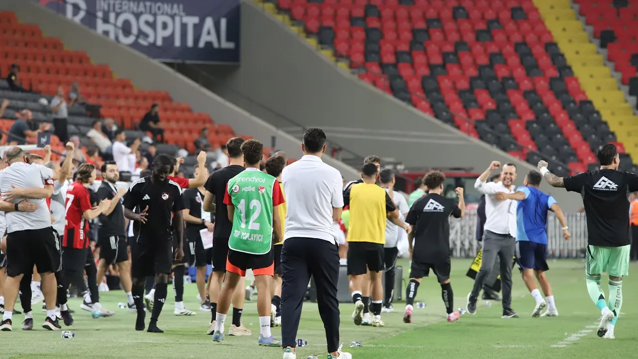 /spor/gaziantepte-galibiyet-sevinci-genclerbirligini-2-1-maglup-etti-3243736