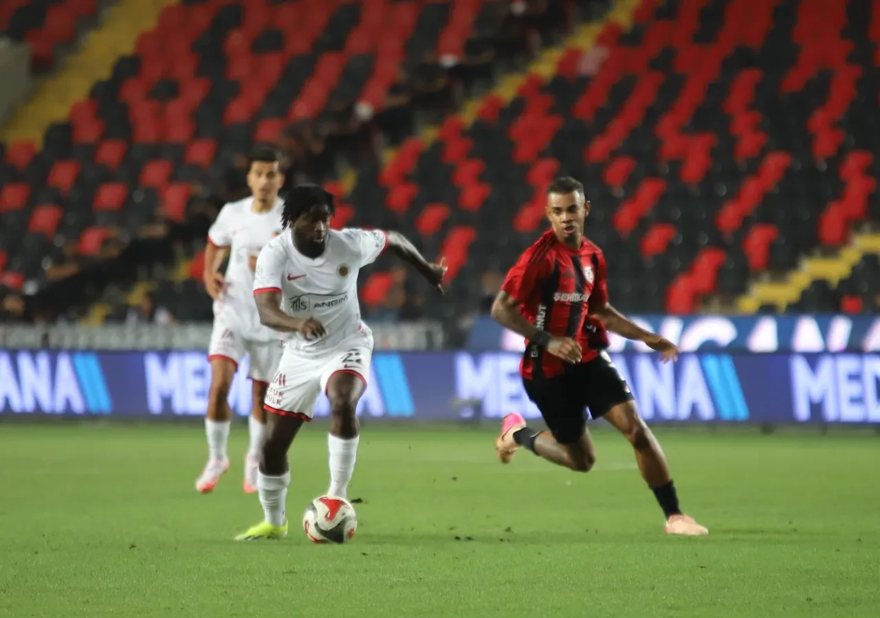 Gaziantep'te galibiyet sevinci! Gençlerbirliği'ni 2-1 mağlup etti
