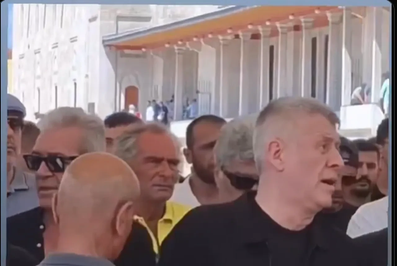 Metin Şentürk kardeşi Bayram Şentürk’ü son yolculuğuna uğurladı 