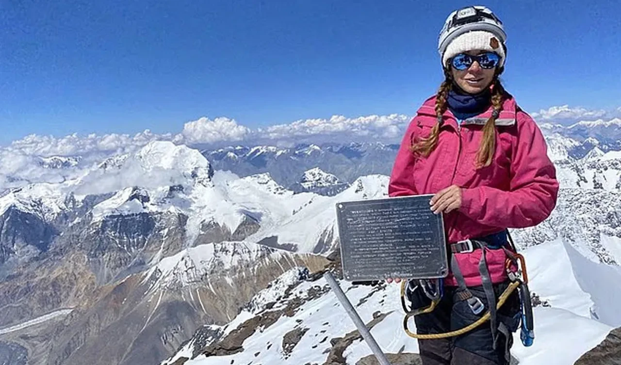 Ayağı kırılan dağcıyı kurtarma çalışmaları da felaketle sonuçlandı, ölüme terk edildi