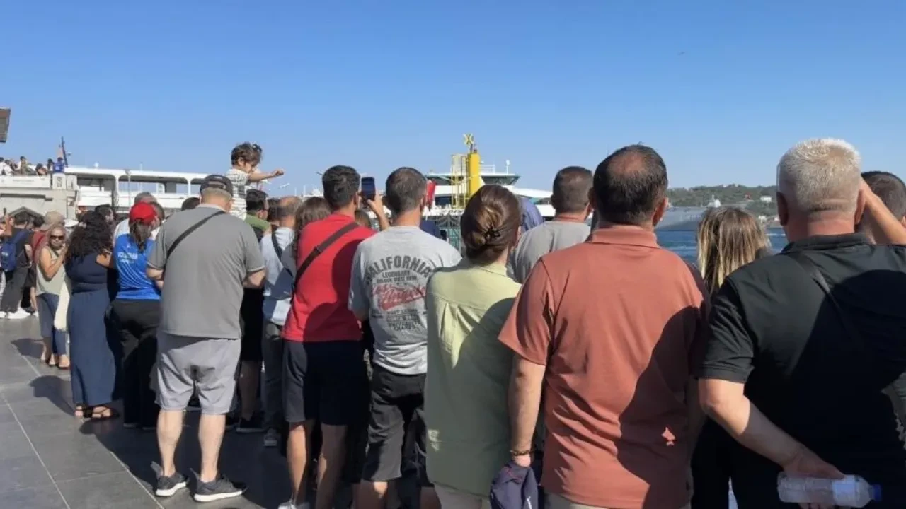 Aydın'da koruma altındaki yuvadan ilk yavrular denize ulaştı