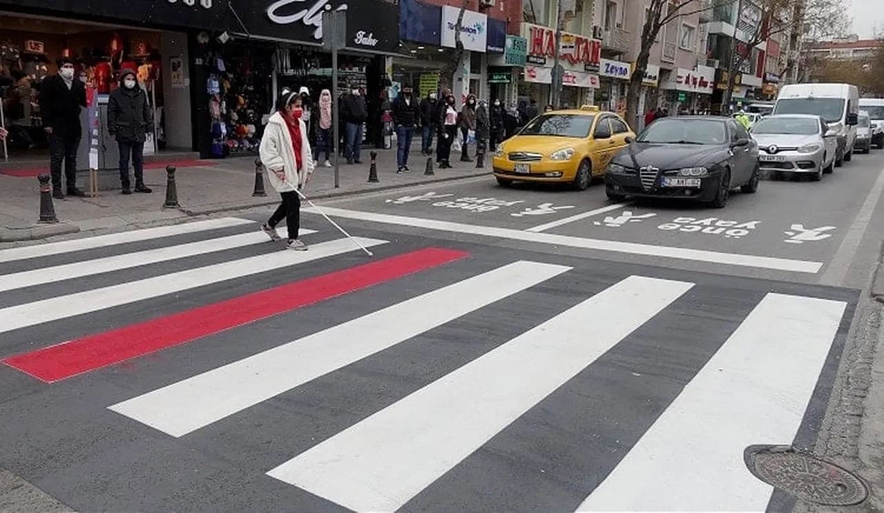 Bakan Uraloğlu açıkladı! Trafikte yeni dönem başlıyor! Yaya geçidi tarih olacak