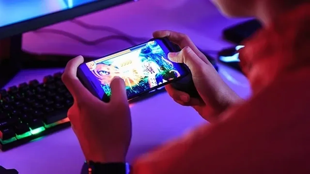 Bir oyun oynadı hayatı kâbusa döndü! Polis baskınıyla hayatlarının şokunu yaşadılar