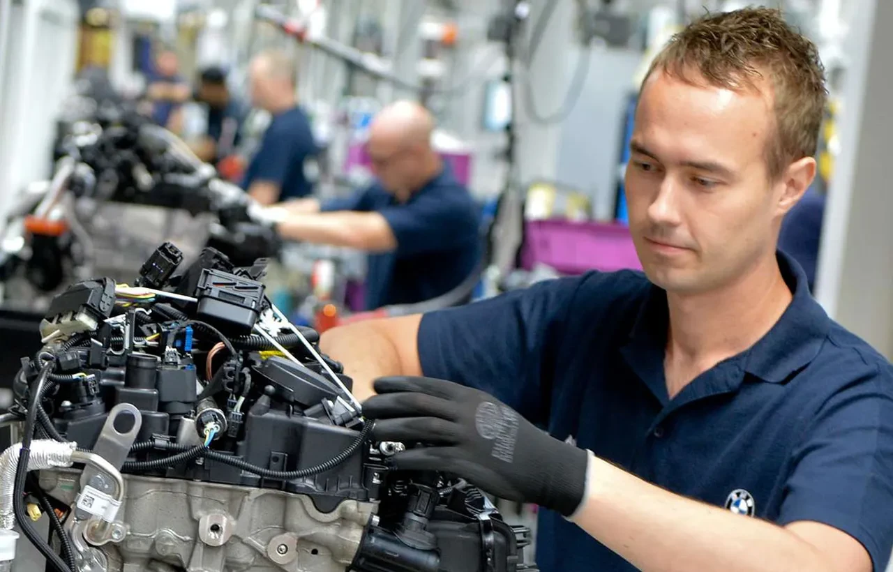 BMW motorlu Mercedes! Alman otomotiv devleri güçlerini birleştiriyor! Modeller belli oldu