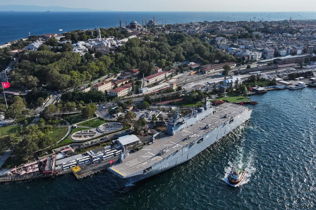 Boğaz'da milli gurur! TCG Anadolu ve Savarona İstanbul'u selamlıyor