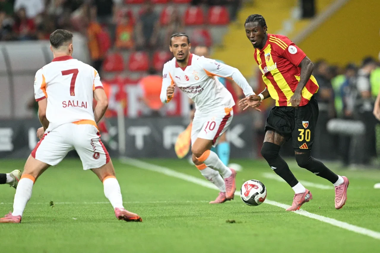 Galatasaray hata yapmadı: Kayserispor deplasmanını 4 golle geçti