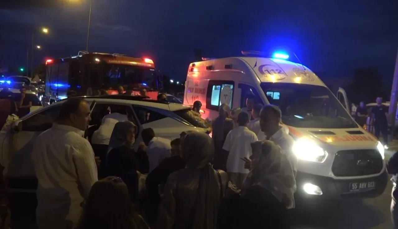 Gelin arabasını sollamaya çalışırken gelini hastanelik etti! Zehir olan gün böyle kaydedildi