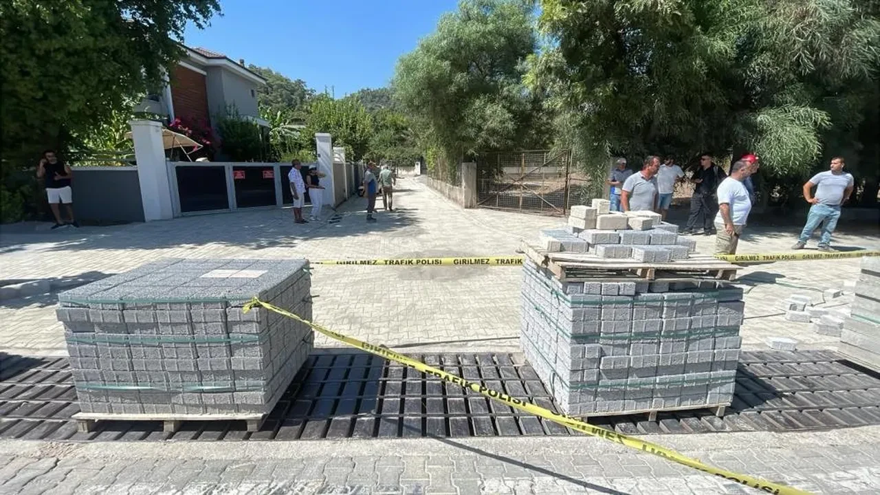 Marmaris'teki ölümlü kazada belediyeden dikkat çeken hareket! Apar topar kaldırdılar