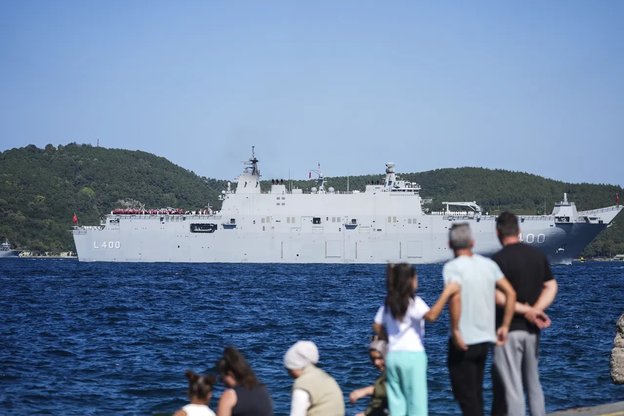 Mavi Vatan’ın çelik kalkanlarından güç gösterisi! İstanbul Boğazı'nda guru günü 