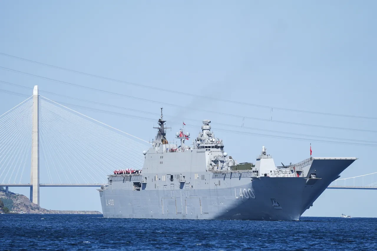 Mavi Vatan’ın çelik kalkanlarından güç gösterisi! İstanbul Boğazı'nda guru günü 