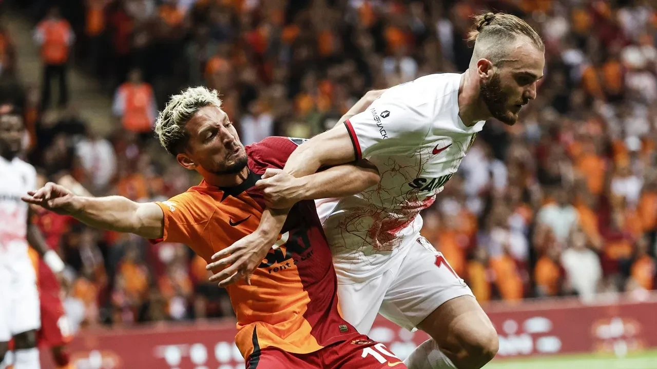 Mertens'ten surpriz karar! Futbol kariyerini noktaladı