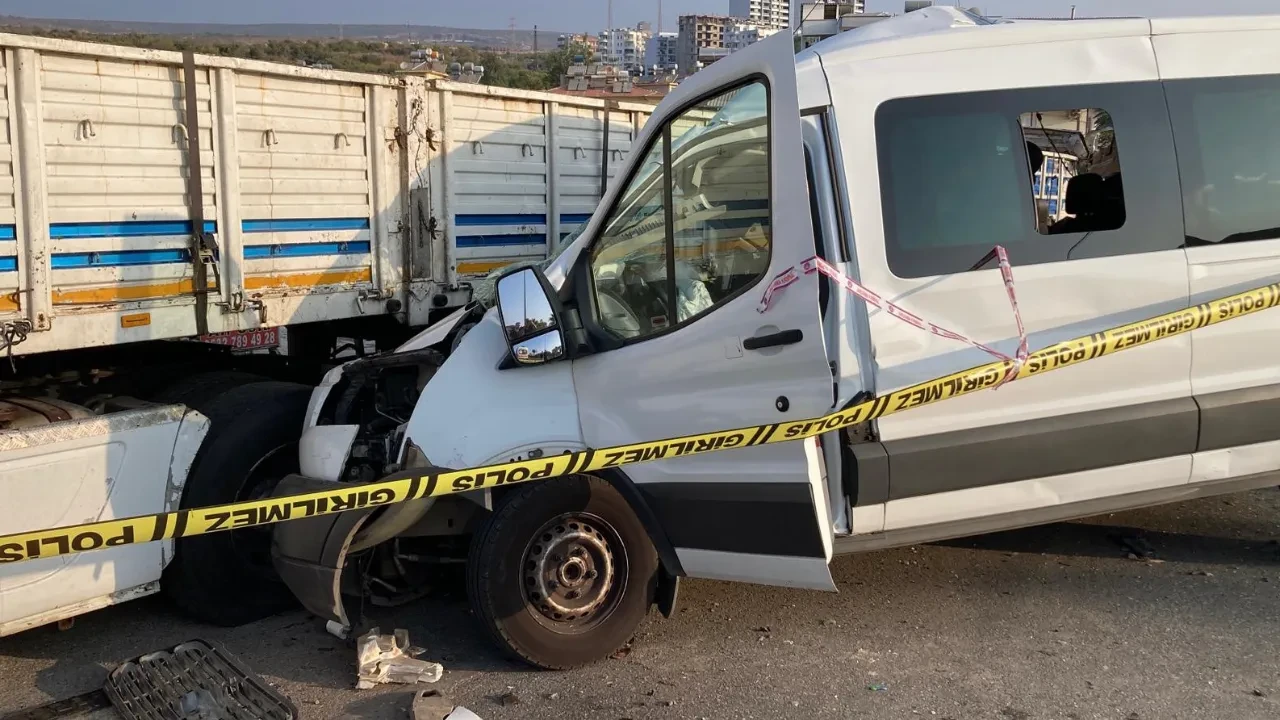 Mersin'de korkunç kaza! Öğrencilerin tatil yolunda can pazarı: Ölü ve yaralılar var 
